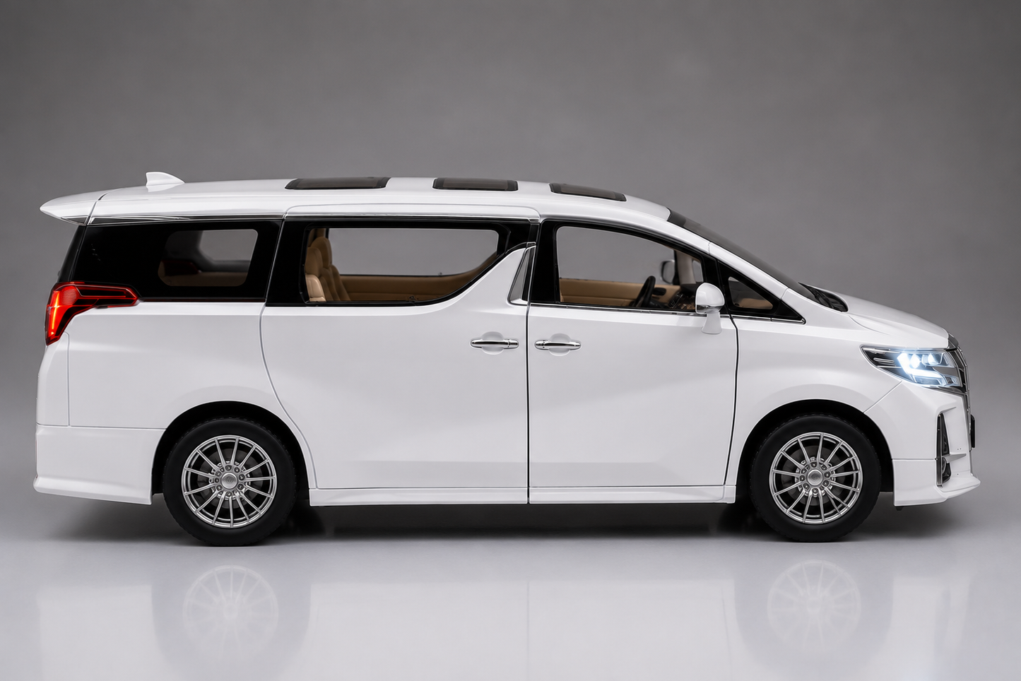 Toyota Alphard 1:24 Scale Luxury MPV Diecast Model Car with Lights & Sound | Premium Collectible